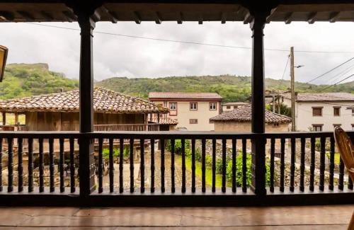 Avin House | Discover La Corrolada: Guest Rated 9.7 with Family Amenities