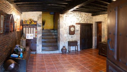 Avin House | Discover La Corrolada: Guest Rated 9.7 with Family Amenities