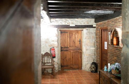 Avin House | Discover La Corrolada: Guest Rated 9.7 with Family Amenities