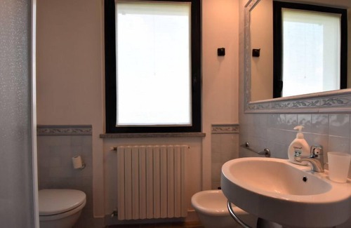 Castana House | Guest Rated 10/10: La Corte Bricca with Pool & Spa