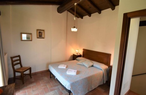 Castana House | Guest Rated 10/10: La Corte Bricca with Pool & Spa