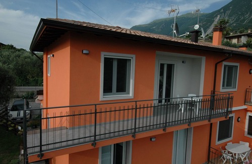 Val di Sogno Apartment | La Corte Di Magù Orange 4
