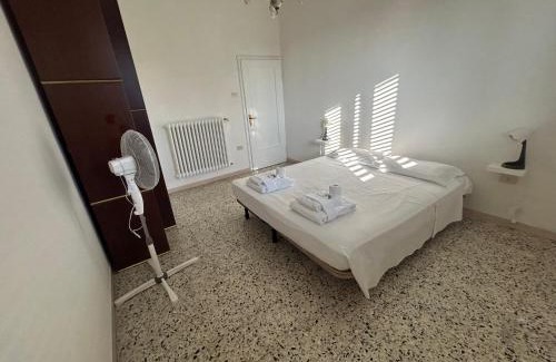 Imola House | La Corte di Montecatone 19 - Camera Privata e Spazi condividi