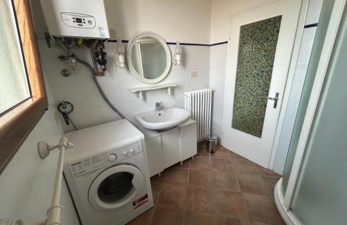 Imola House | La Corte di Montecatone 19 - Camera Privata e Spazi condividi