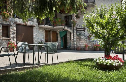 Varzi Bed & Breakfast | Pet-Friendly Retreat at La Corte Di Nando - Rated 9/10!