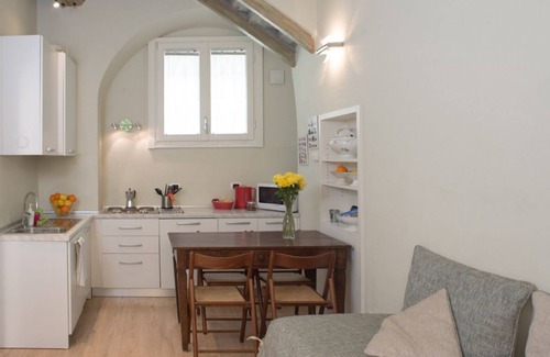 Cernobbio Apartment | Romantic Retreat at La Corte di Zizi – Family-Friendly Stay