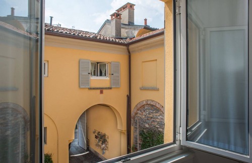 Cernobbio Apartment | Perfect Retreat: La Corte di Zizi for Couples & Families