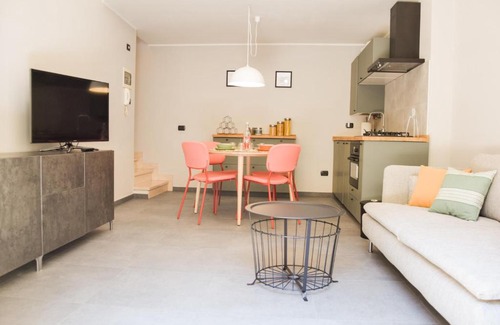 Valeggio sul Mincio House | Experience Family-Friendly Comfort at La Corte Segreta
