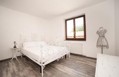 Merone Apartment | Pet-Friendly Retreat at La Corte Sul Lago - Rated 7.8/10