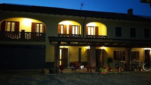 Lobbi Bed & Breakfast | La Cortevecchia: Guest Rated 9/10 with Family-Friendly Amenities