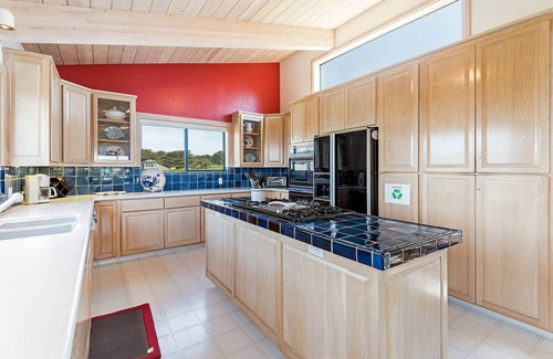 Sea Ranch House | Escape to La Costiera: Oceanfront Bliss on the Bluffs
