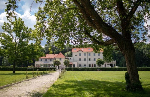 Montevrain Villa | Family-Friendly Villa Near Disneyland - La Coudraie