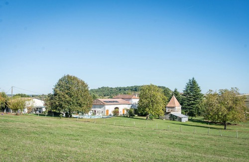Yviers House | Experience La Cour: 2-Bed Retreat with Pool & Breakfast