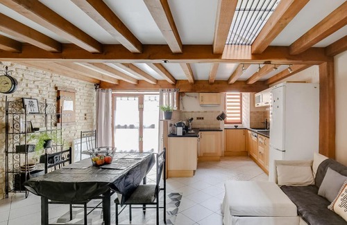 Cremieu Apartment | Pet-Friendly Getaway at La cour de Cremieu – Rated 9/10