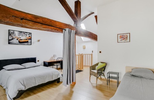 Cremieu Apartment | Pet-Friendly Getaway at La cour de Cremieu – Rated 9/10