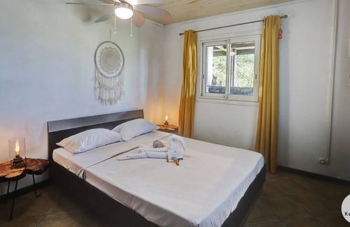 Petite-ÃŽle House | Relax in La Créole Améthyste: Jacuzzi & Spa Retreat