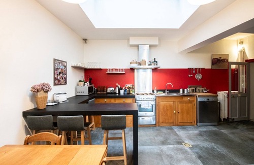 Saint-Didier-au-Mont-d'Or Villa | La Croix des Rameaux: Spacious Retreat Near Lyon