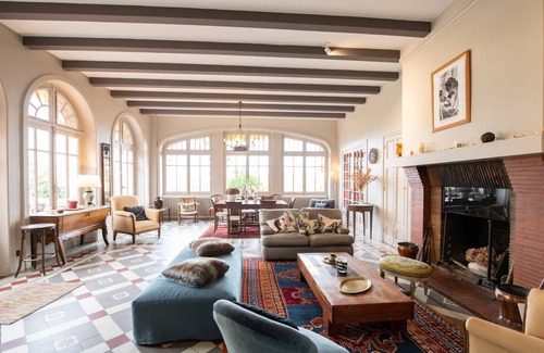 Saint-Didier-au-Mont-d'Or Villa | La Croix des Rameaux: Spacious Retreat Near Lyon