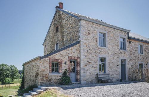 Erezee House | Discover La Croisée des Champs: Pet-Friendly Retreat