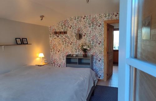 Erezee House | Discover La Croisée des Champs: Pet-Friendly Retreat