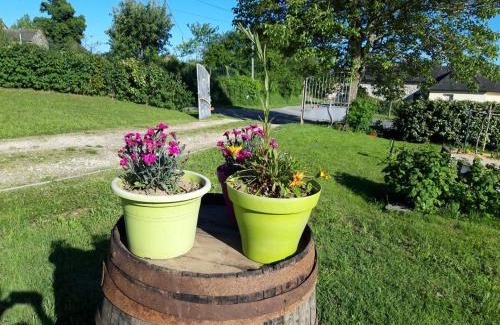 Le Bas-Segala Bed & Breakfast | Discover La Croisée des Arts: Oceanfront Paradise Awaits