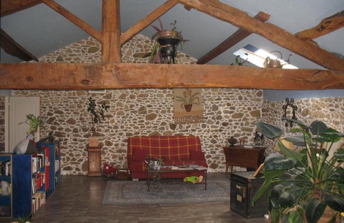 Oradour-sur-Glane Bed & Breakfast | Family-Friendly Getaway at La Croix De Camargue