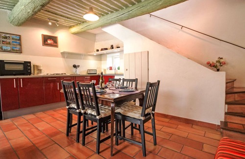Robion House | Relax at La Croix du Puits with Pool & Spa Amenities