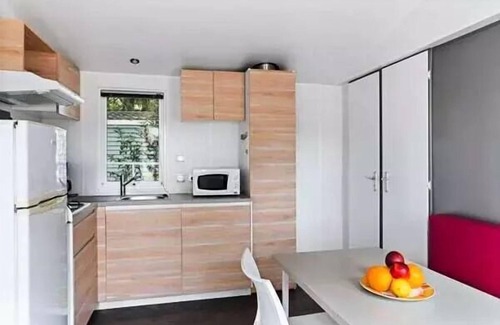 Berny Riviere House | Family-Friendly La Croix du Vieux Pont: Classic Mobile Home