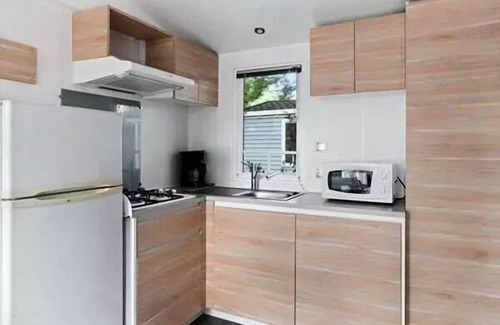Berny Riviere House | Family-Friendly La Croix du Vieux Pont: Classic Mobile Home