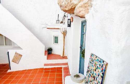 Alcala del Jucar House | Getaway to La Cueva Blanca with Breakfast & Kitchen Access