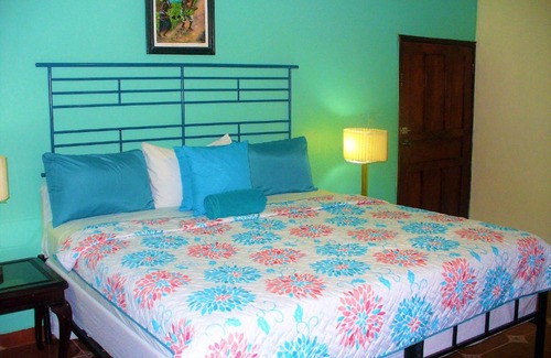 Valle de Angeles Villa | Discover La Cumbre del Pinar: Poolside Retreat Awaits