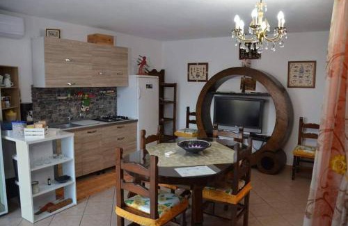 Enas Apartment | Classic Style Retreat - Guest Rated 9.6, Family Friendly