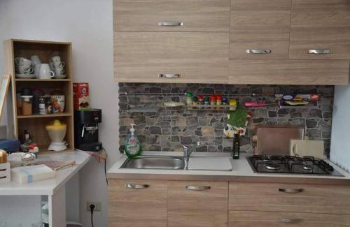 Enas Apartment | Classic Style Retreat - Guest Rated 9.6, Family Friendly