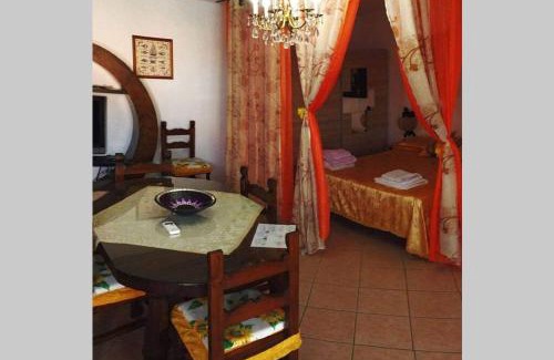 Enas Apartment | Classic Style Retreat - Guest Rated 9.6, Family Friendly