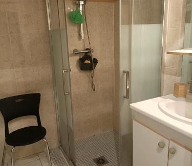 Lestonat - Monsejour Apartment | Seasonal Retreat: Guest Rated 8/10 & Ideal for Getaways