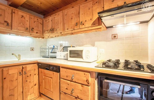 Saint-Andre House | Pet-Friendly Retreat at La Daille - Saint Andre