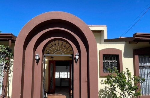 San Joaquin de Flores Bed & Breakfast | La Dehesa B&B San Joaquin