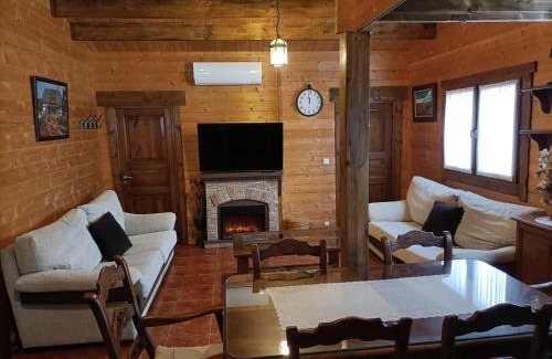 Cobisa House | Relax at La Dehesa2 de Toledo with Oceanfront Pool Access