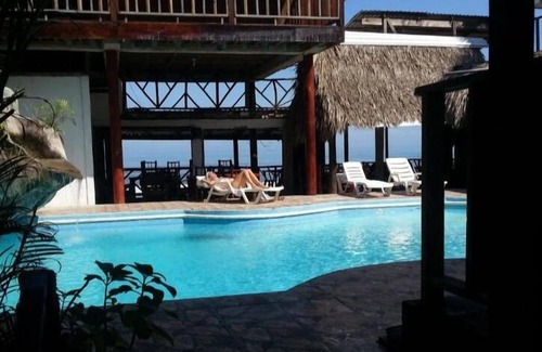 Corozal Hotel | La Delphina Bed and Breakfast Bar and Grill King Room