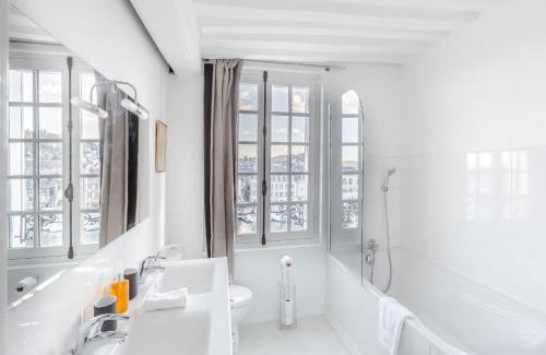 Honfleur House | Comfort and Style at La Demeure du Clocher on the Port