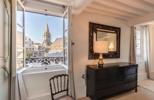 Honfleur House | Comfort and Style at La Demeure du Clocher on the Port