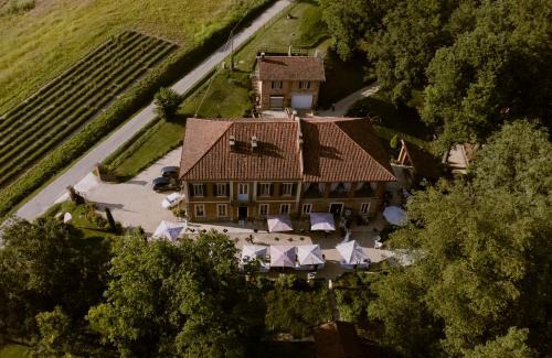 Villafranca dʼAsti Villa | Pet-Friendly La depandance de La Castella with Ocean Views