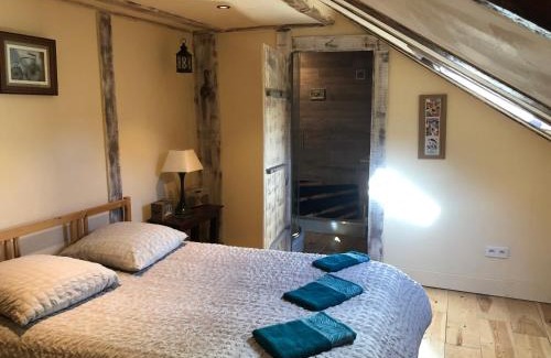 Port-Launay Bed & Breakfast | Unforgettable Stay at La Dernière Étape with Breakfast Included