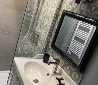 Neuilly House | Discover La Detente de Neuilly: Guest Rated 9.5/10