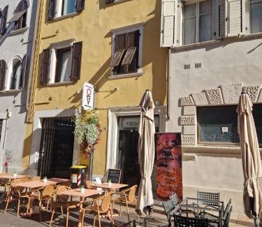 Trento Old Town Apartment | Pet-Friendly Retreat at La Dimora del Conte - 8/10 Rating