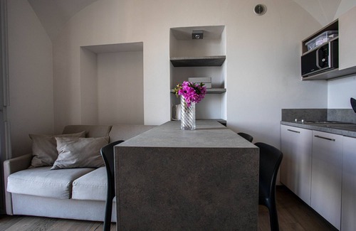 Belgirate Apartment | Discover Comfort at La Dimora del Glicine with Family-Friendly Amenities