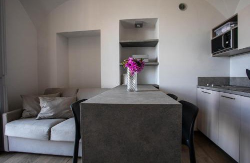 Belgirate Apartment | Family-Friendly Retreat at La dimora del Glicine 2