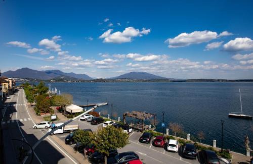 Belgirate Apartment | Family-Friendly Retreat at La Dimora del Glicine