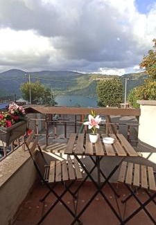 Genzano di Roma House | Relaxing Retreat at La Dimora del Lago with Family Amenities