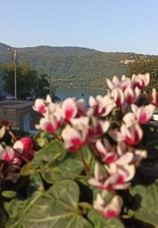 Genzano di Roma House | Relaxing Retreat at La Dimora del Lago with Family Amenities